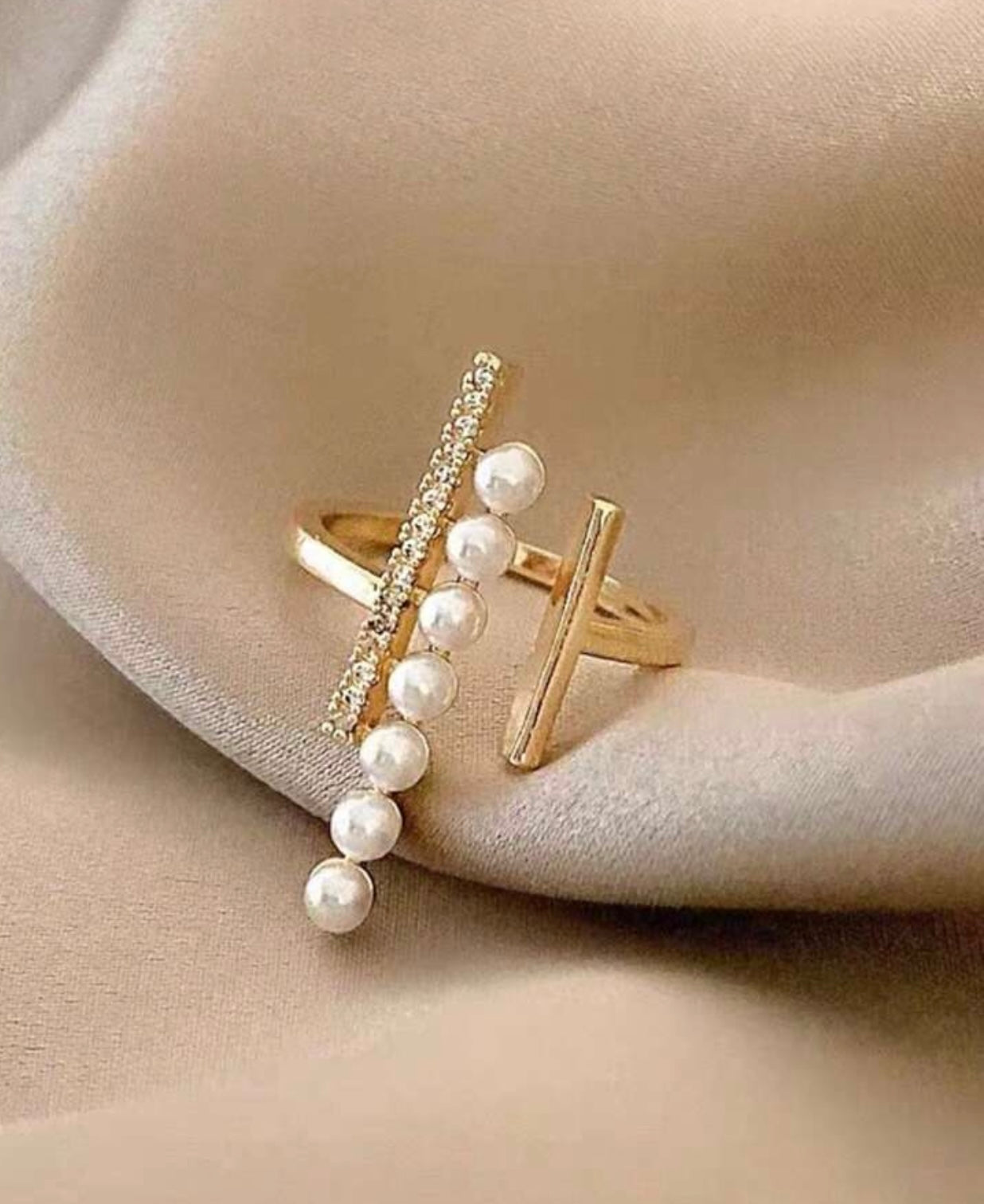 Pearl & Diamanté T-Bar Ring