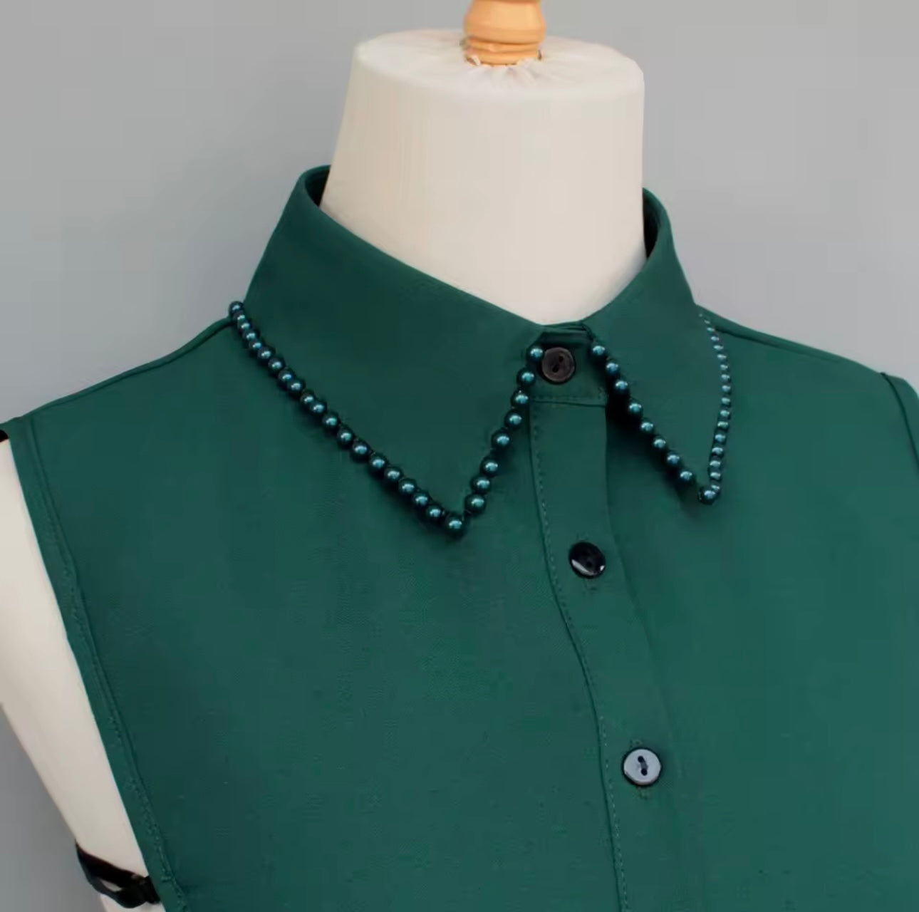 #17 Emerald Pearl False Collar
