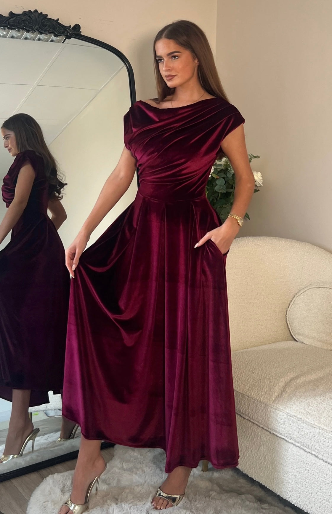 Betty Velvet Burgundy Midi Dress