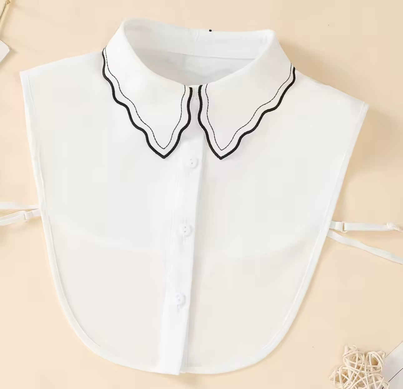 #3 Wavy Black False Collar