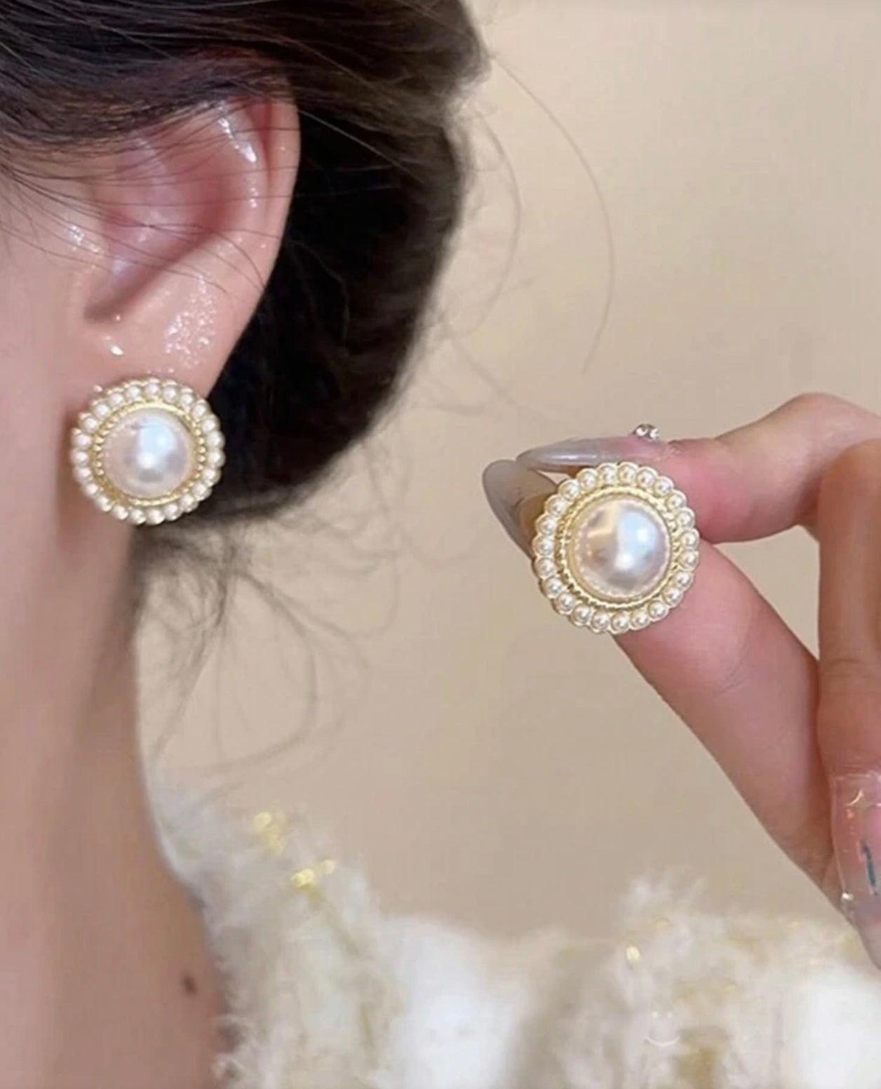 Pearl & Gold Round Earrings