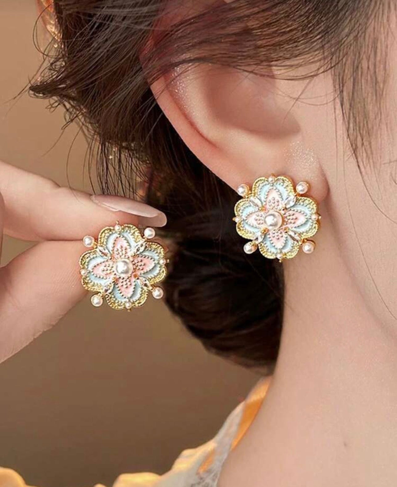 Pearl Floral Vintage Earrings