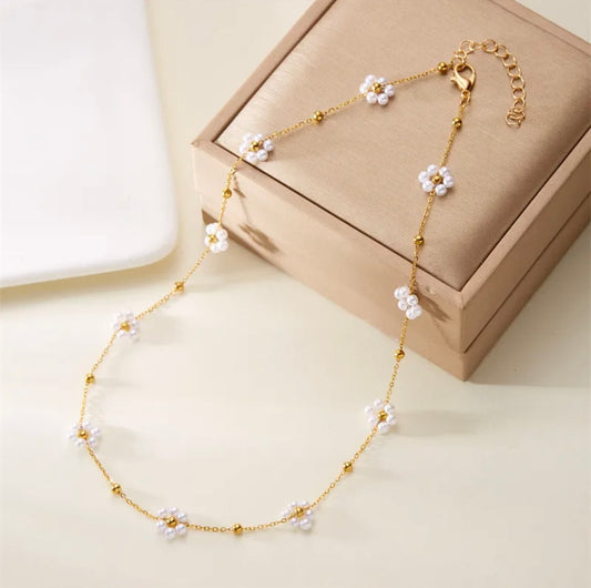 Daisy Pearl Gold Necklace