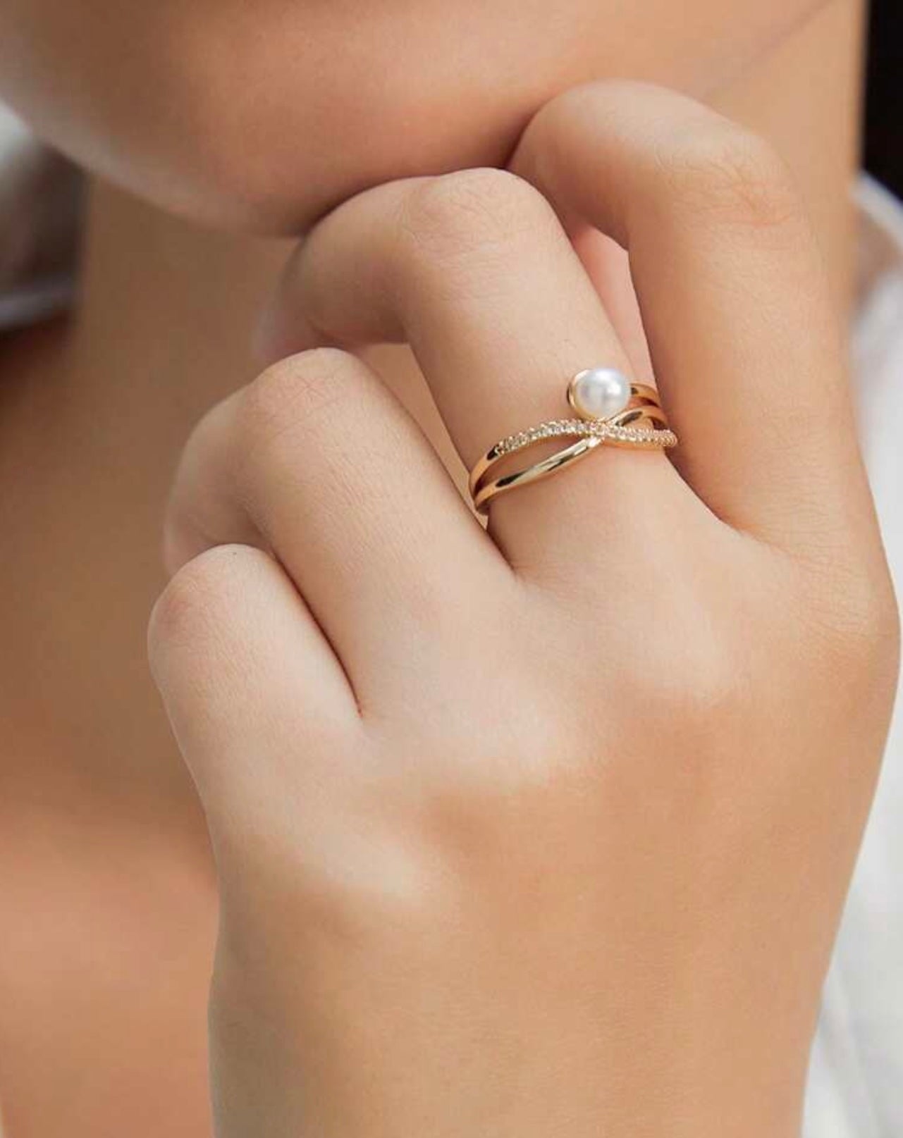 Pearl Diamanté Intertwined Ring