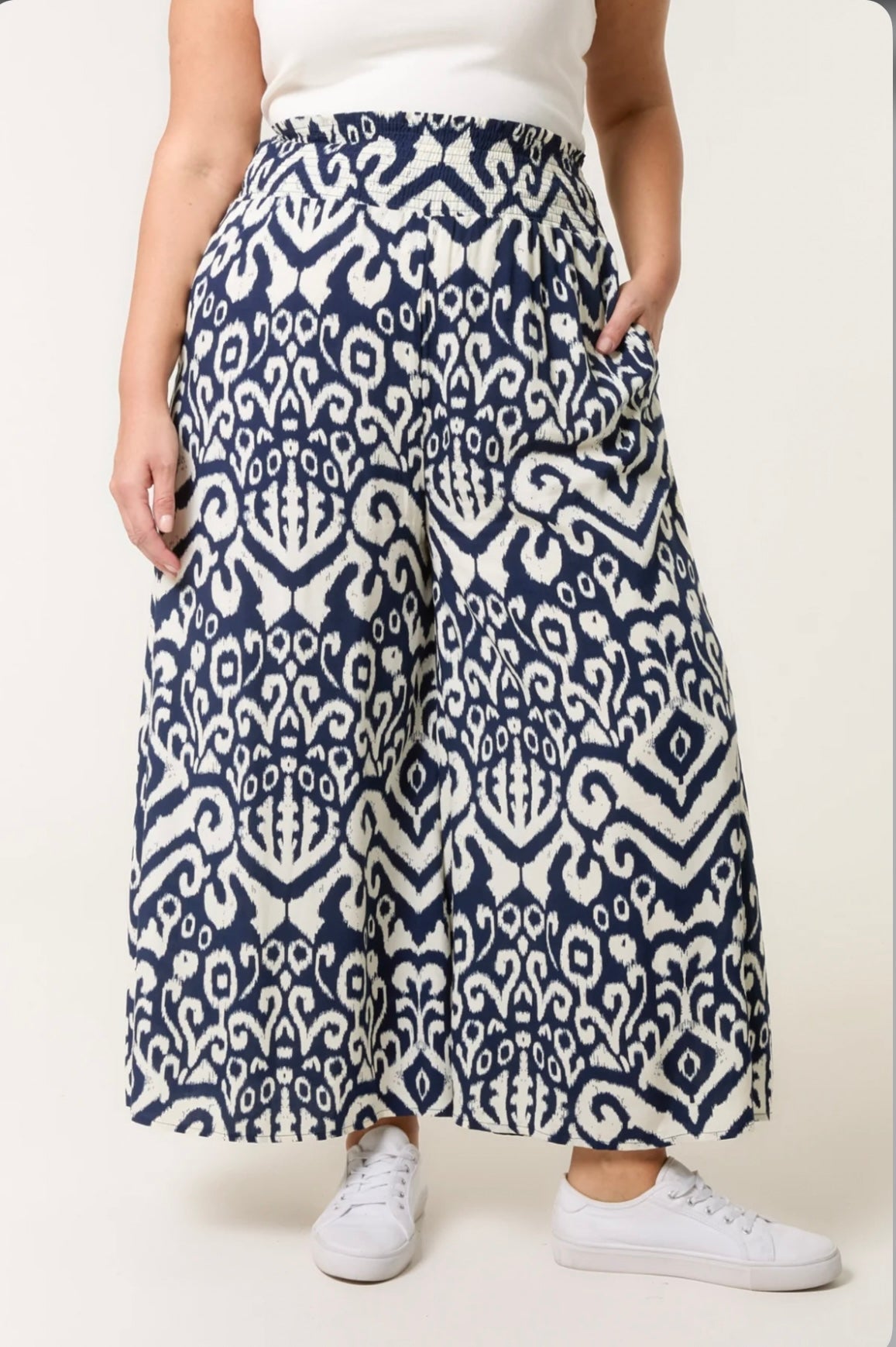 Curve Navy & Cream Wide Leg Trousers (size 18/20)