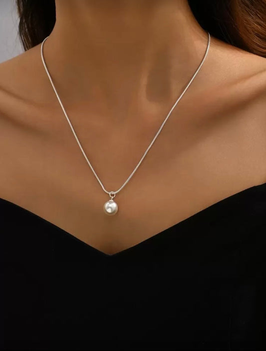 Silver Pearl Pendant Necklace