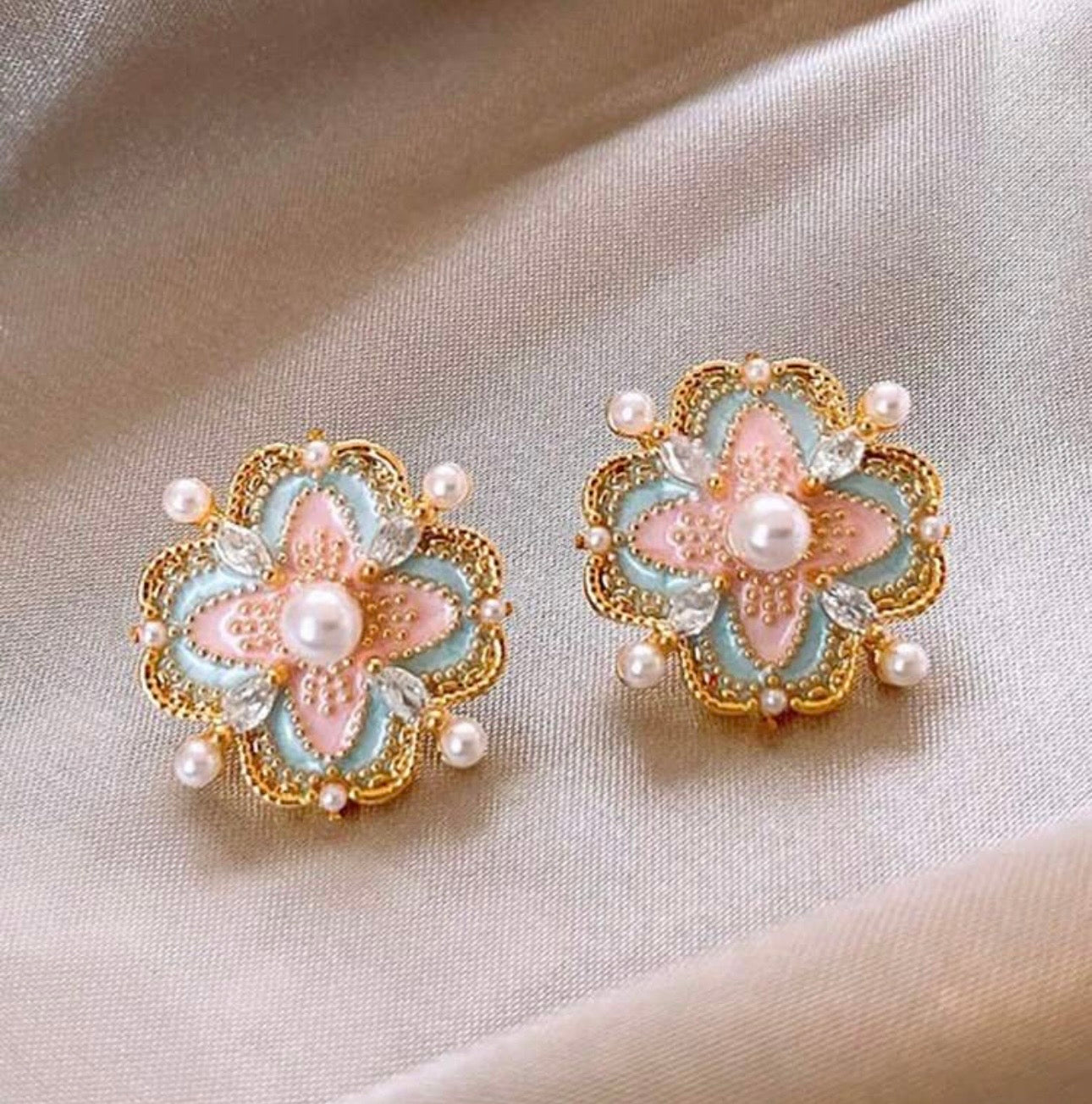 Pearl Floral Vintage Earrings