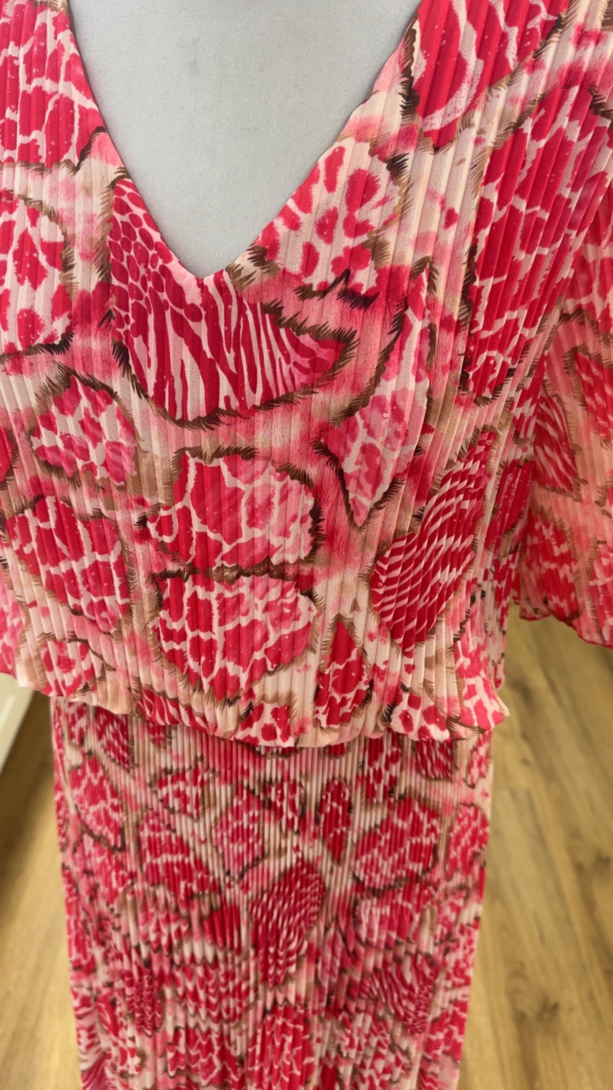 Fushia Pink Plisse Pattern Dress (size 8-12)