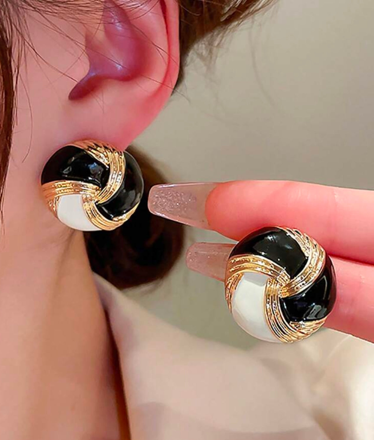Vintage Black & Gold Earrings