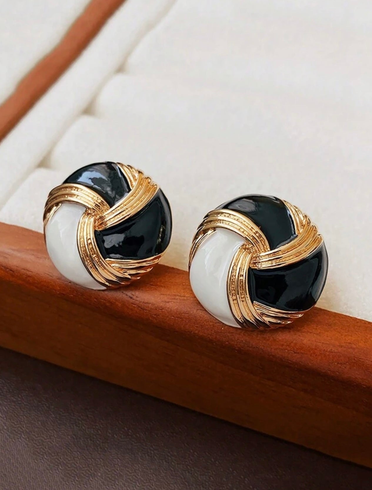 Vintage Black & Gold Earrings